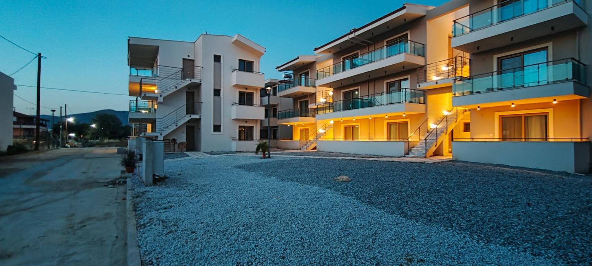 Ofrynio Deluxe Apartments Ofrínion Eksteriør billede