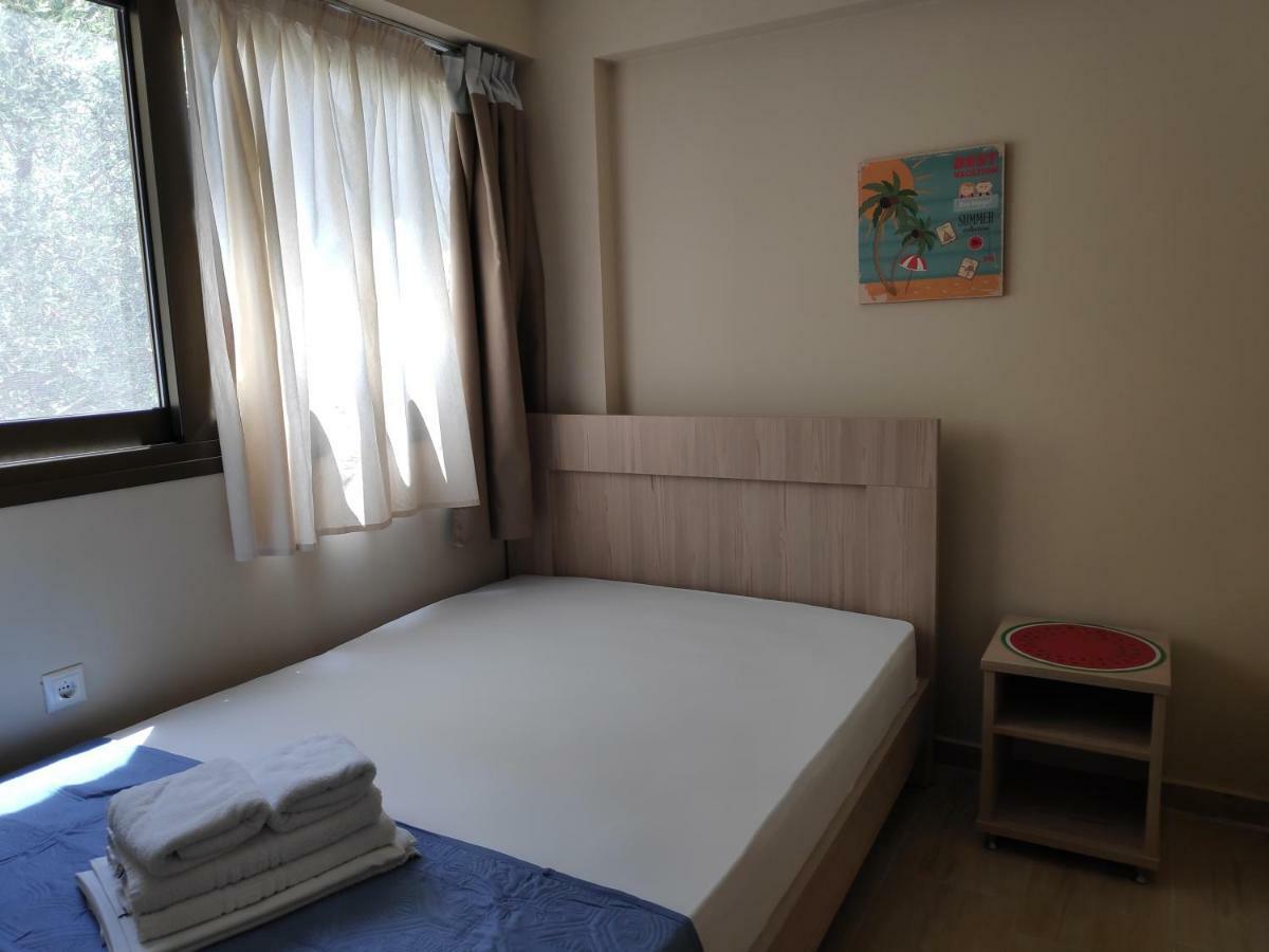 Ofrynio Deluxe Apartments Ofrínion Eksteriør billede