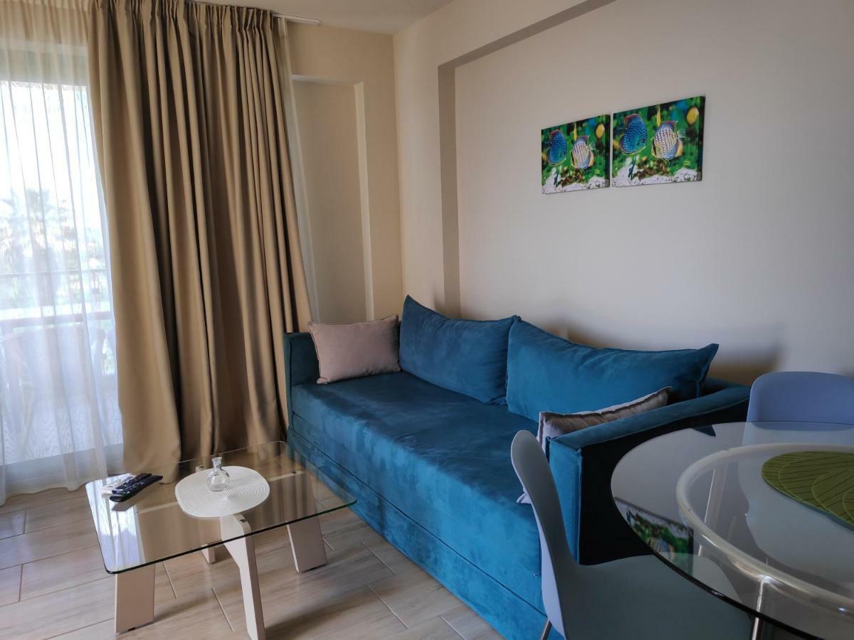 Ofrynio Deluxe Apartments Ofrínion Eksteriør billede