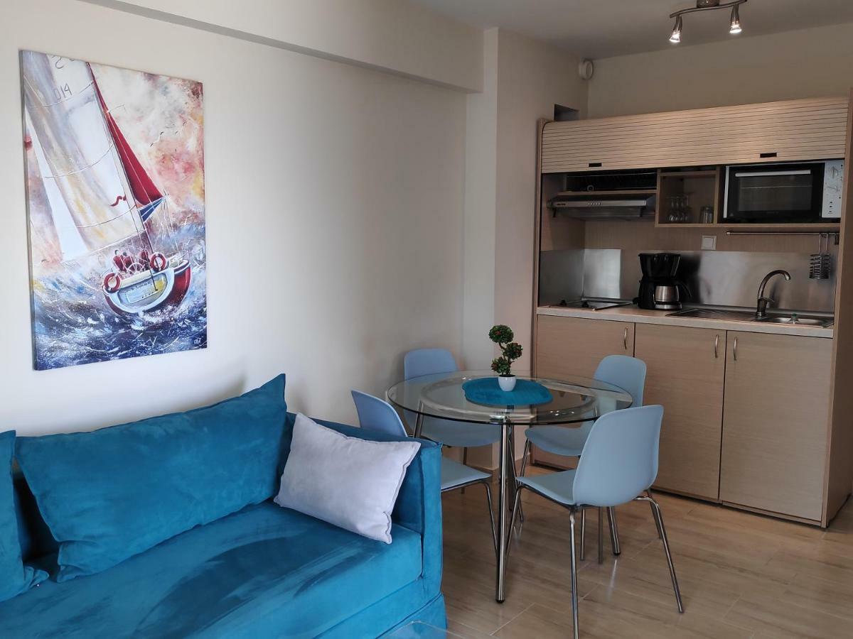 Ofrynio Deluxe Apartments Ofrínion Eksteriør billede